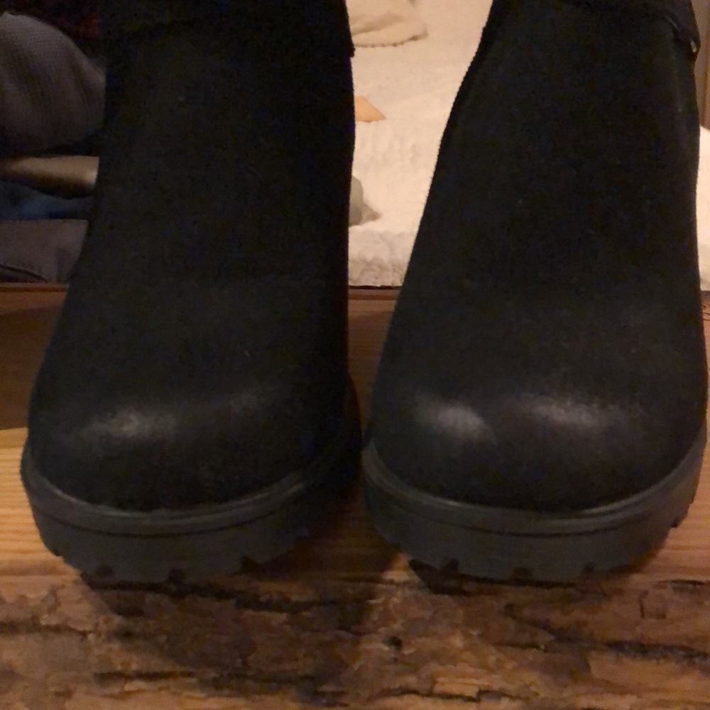Boots - Picture 6 of 7